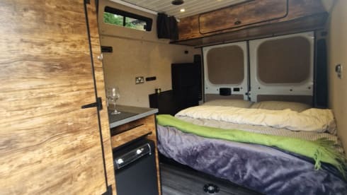 Stag – OFF-GRID 2 berth Shower Kitchen Heating - bedding included - Campervan 2016