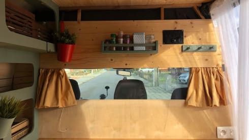 Roulez_Rudi – 2p Mercedes-Benz campervan from 2015
