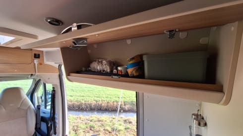 2p Adria Mobil bus uit 2018