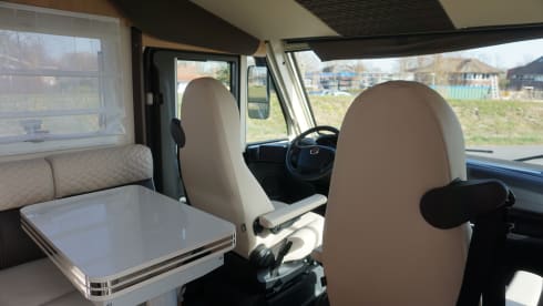 4p McLouis Yearling integrated uit 2021