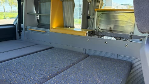 Fransiscus – 4-seater Mercedes-Benz bus from 1999