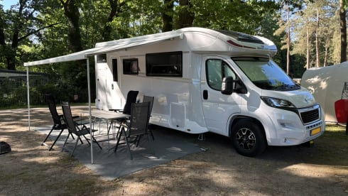Luxus-Rollstuhlwagen Rollerteam Kronos 2024 – für die ganze Familie (160 x 200 cm Hubbett!!)