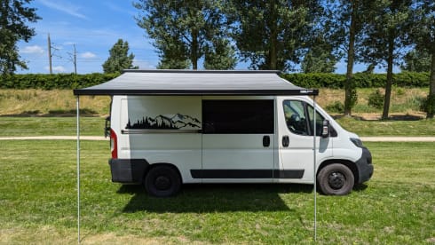 Charles – 2p BUS CAMPER für Abenteuer