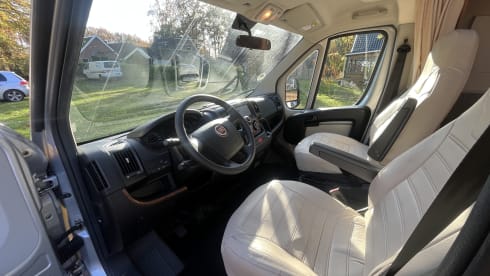 Nova – Nova - Luxury Camper - Spacious inside, compact outside!