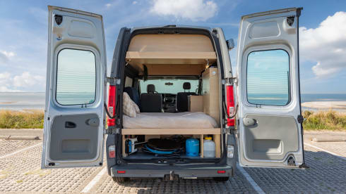 Nice compact camper van from 2010