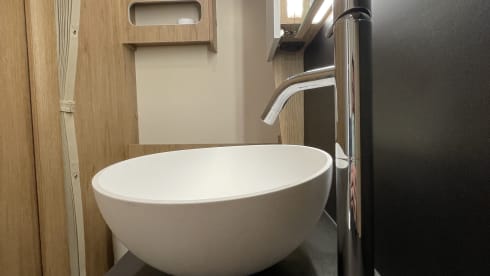 The Kub – The ultimate luxurious motorhome
