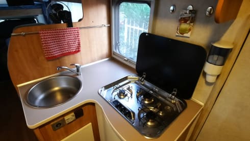 Simone – Rimor Europeo NG6 7 sleeps 6 travel seats