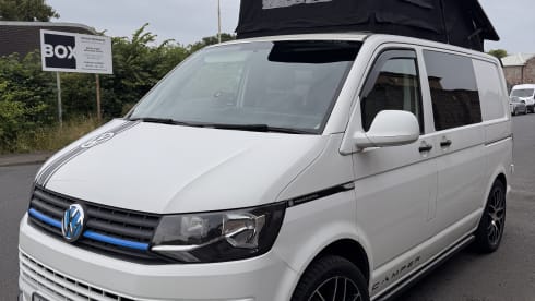 4berth new camper  – Hamish, de VW camper met 4 slaapplaatsen! Verzekering inbegrepen in de prijs!