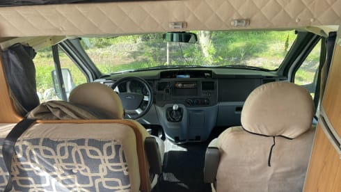 Camper spazioso e accessoriato per viaggi indimenticabili 