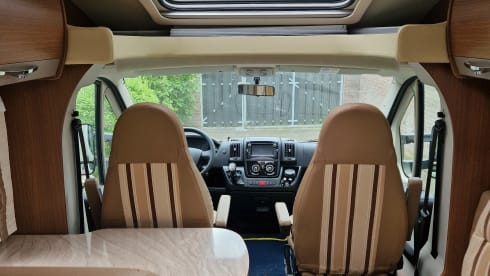 2p A. 3P Bürstner semi-integrated from 2014
