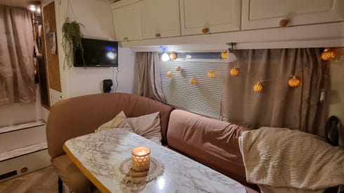 Foxy Adventure – 4p Hymer integrated from 2002 with many extras