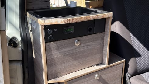 De Witte Panter – 2p Volkswagen campervan from 2004