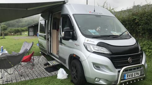 Scoobs – Scoobs, Happy adventures on the road... Carry 4, Sleeps 3