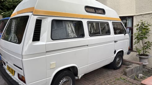 Freddie – Cosy Camper for 2, full awning - 1980's VW T3 high-top