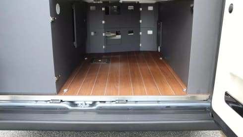 Luxury Mobilvetta Admiral 5.1