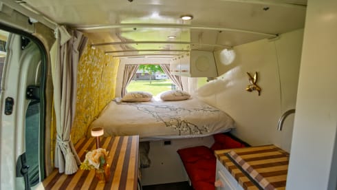 Albatros – The ultimate off-grid camper van: indoor shower, electric cooking and more