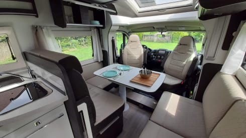 Spacious 5-person mobile home Benimar Mileo 263, from 2021