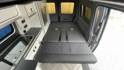 Bluey the Transporter Heeler – VW T6 Petrol Blue, 4-Berth