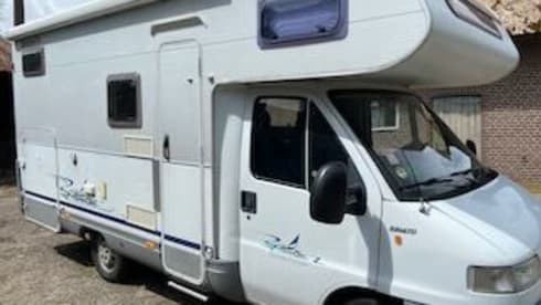 Bessie – Cosy, solid camper
