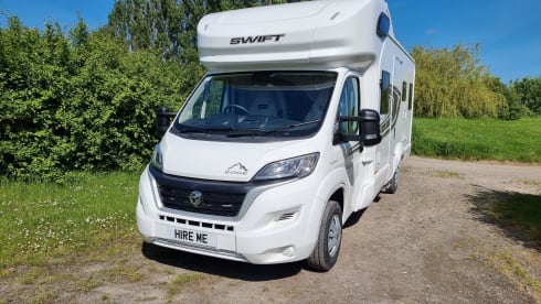 Ronnie – 6 berth Fiat Swift 486 from 2023