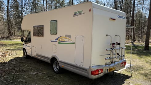 6p Chausson Flash 07 (air conditioning, TV, Apple CarPlay)