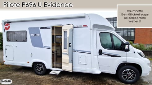 der U – (T) Floor plan with rear seating group: Pilote P696 U Evidence