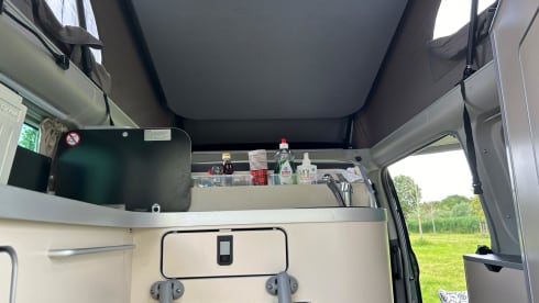 t'Bussie – Ford Custom Nugget, on the road with the Bussie!