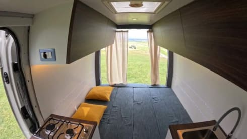 Frodo – Volkswagen VAN for all seasons.