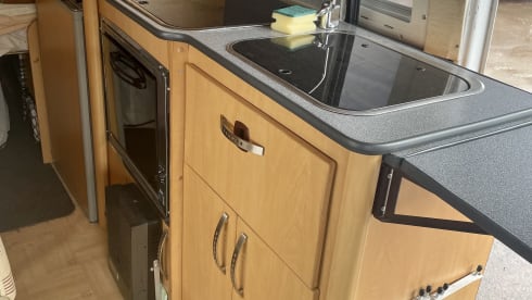 Aaliyas adventurer – spacious home from home