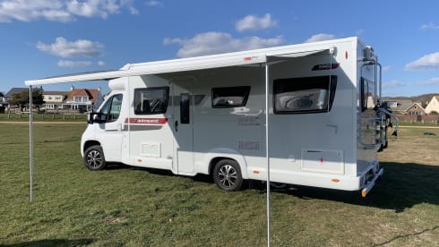 Autoquest 196 – Autoquest 196 motorhome 6 berth (delivery and pick up available)