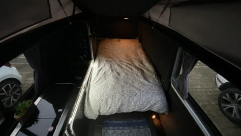 Jeff – Jeff- 4 Berth Volkswagen Campervan - New Professional Conversion