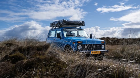 Pjotr – Lada Niva 4x4 met daktent