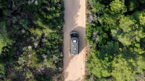 The Adventure Van – Sunlight Adventure 6.40 NOUVEAU (mai 2026) Camping-car, porte-vélos, panneau solaire 