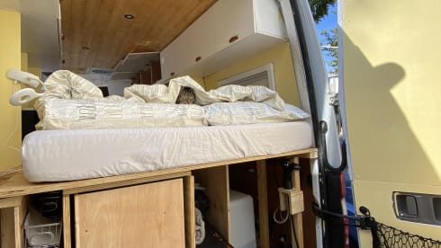 Auto Explorer – 2 berth Automatic Mercedes-Benz Sprinter 
