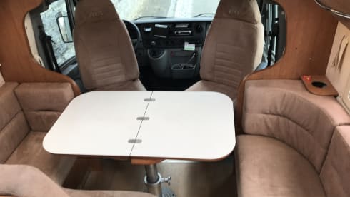 Stitch – 4p Renault semi-integrated uit 2007