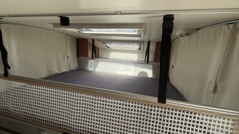 Spacious 4-5 person camper, Fiat Ducato- Adria Matrix 