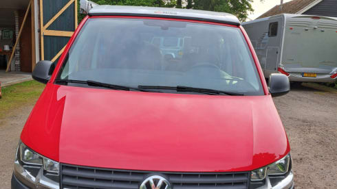 Compact camper van with round seating Volkswagen VW T5 TDI