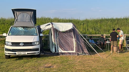 Mowgli – 4 berth VW Camper - Awning, Kitchen Unit & BBQ included