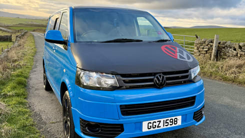 VW T5 Campervan - Stylish Modern 3 Berth 