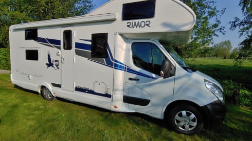 spacious 6 person family camper