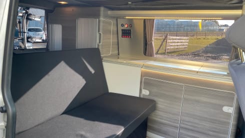 VW T6 – Aloha beach camper lemon, very luxurious inside