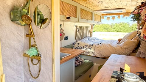 Sandy – Sandy The 2 Berth Cosy Campervan