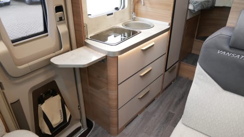 4-person Knaus semi-integrated from 2021