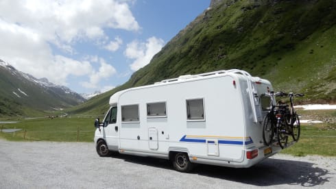 Nice 2 person camper