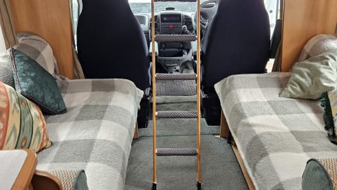 Sunny Suntor – 4 berth Autotrail alcove from 2003