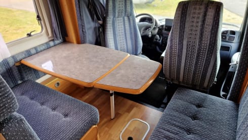 Campie – Complete LMC Liberty with 4 seats and 6 sleeping places