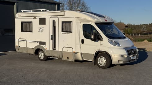 Fijne Bürstner camper voor 4 personen