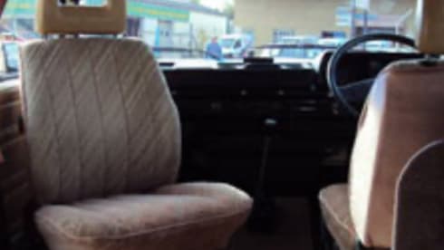 Velma – 4 berth Volkswagen campervan from 1988