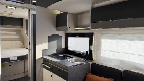 Challenger 328 β Challenger 328 Graphite Ultimate 2025