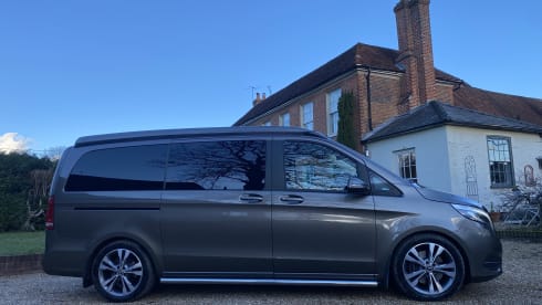 Woody – 2 berth Mercedes-Benz bus from 2018
